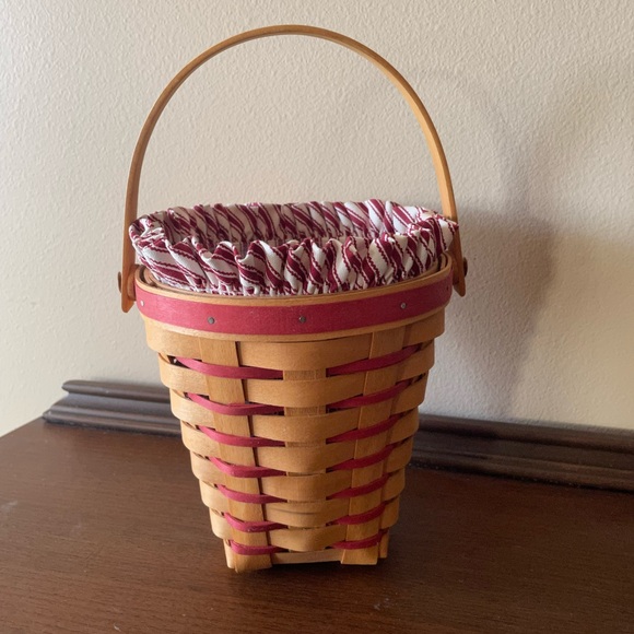 Vintage 1996 Longaberger Handwoven Basket In Excellent Condition - Picture 3 of 9